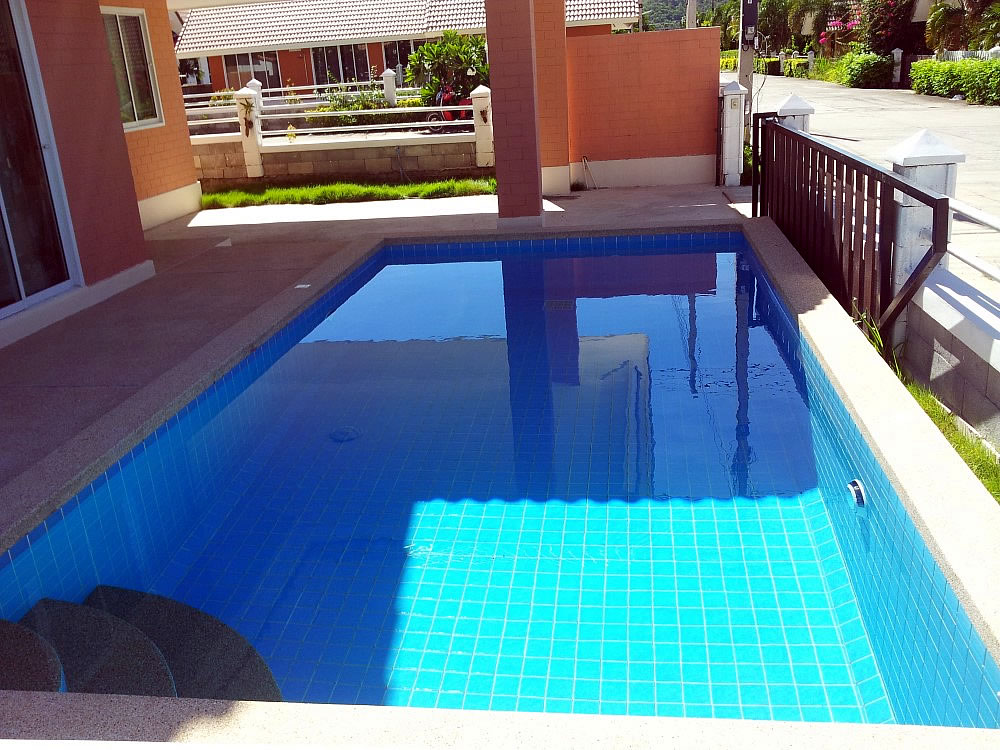 Купить небольшой дом с бассейном в Хуа Хине