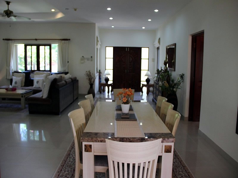 Вилла люкс класса в аренду в Хуа Хине