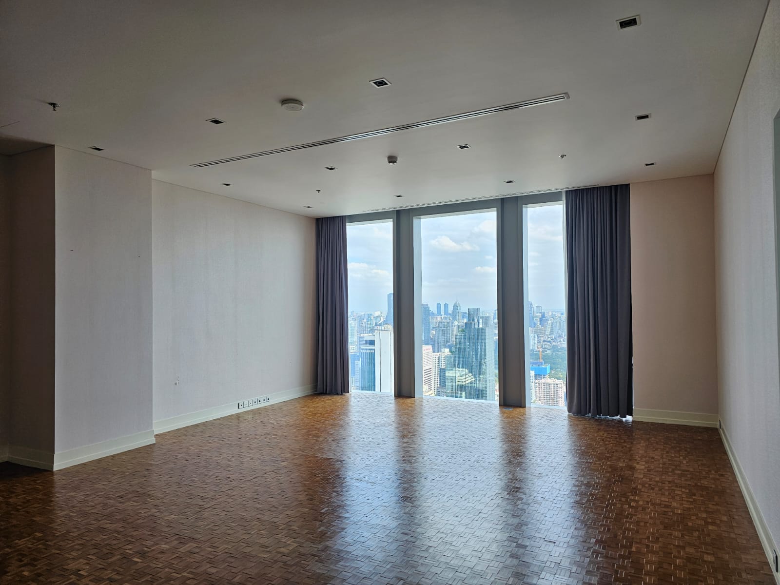 huahinrealty-бангкок-ritz-carlton-residence-151-кв-м-03